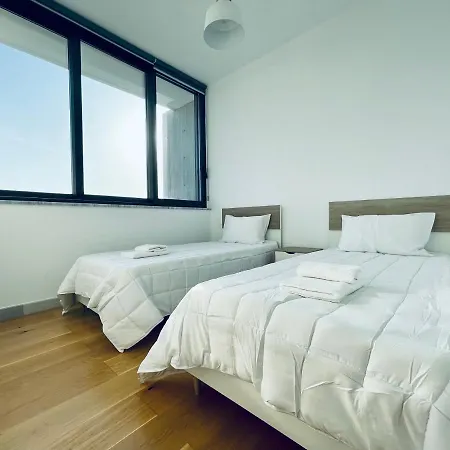 Emerald 401 3 Bedroom Duplex *