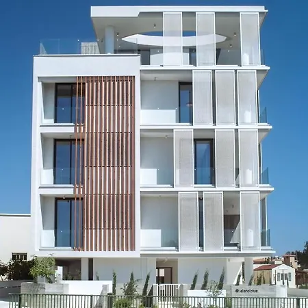 Emerald 401 3 Bedroom Duplex *