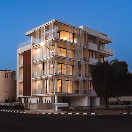 Emerald 401 3 Bedroom Duplex Apartment *